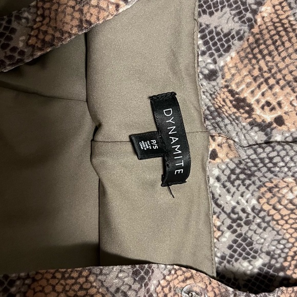 Beautiful snake print Dynamite top size Small - Picture 3 of 3